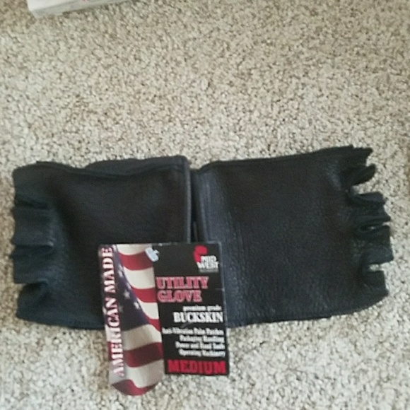 Utility Gloves - Picture 1 of 3